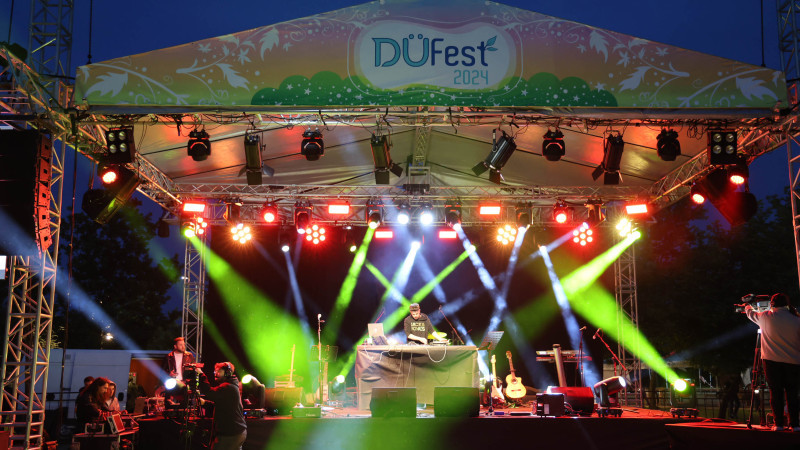 DÜFest 2024 Festivali Tüm Hızıyla Sürüyor