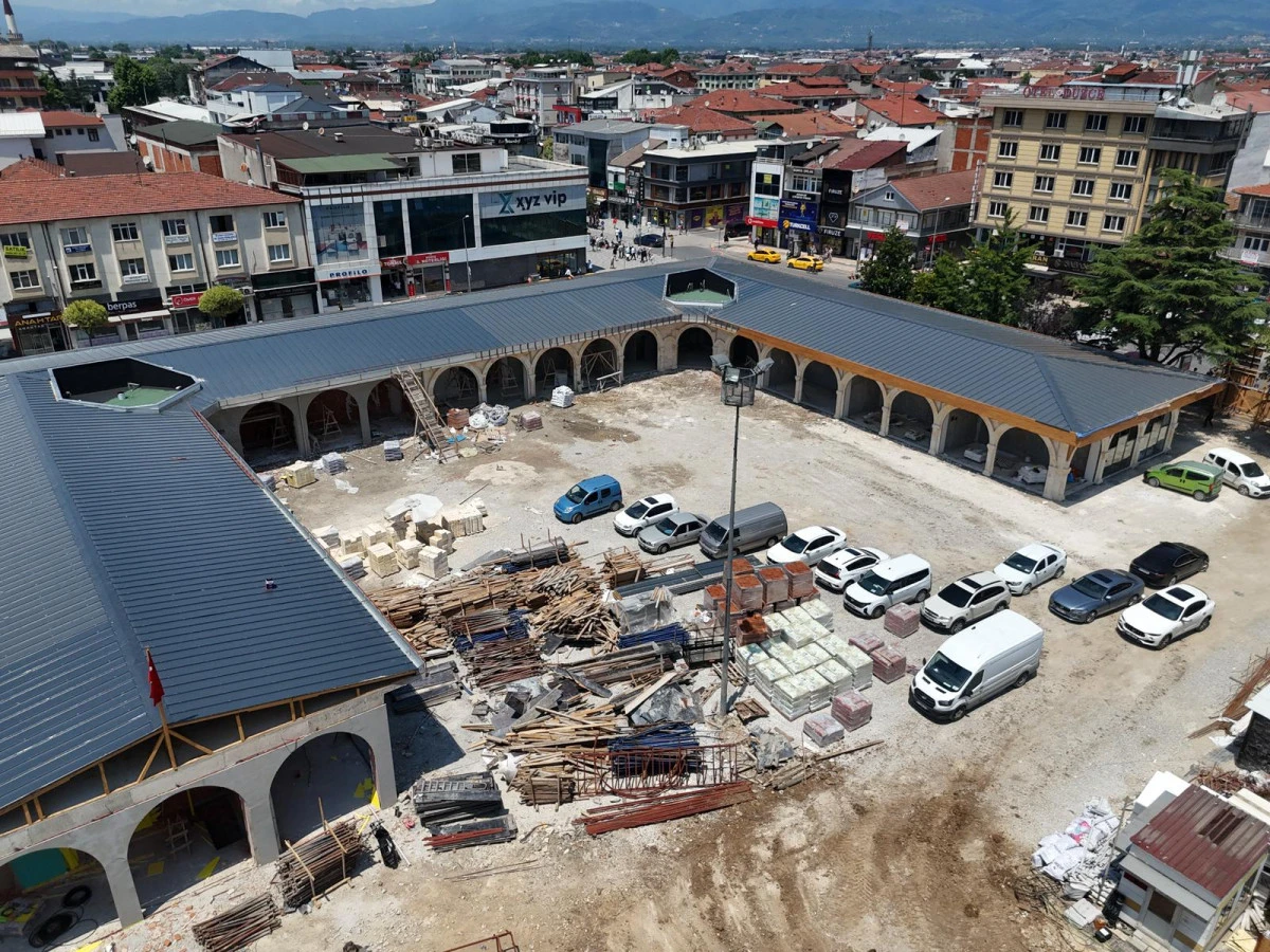 Başkan &Ouml;zl&uuml; Devam Eden Projeleri Yerinde İnceledi