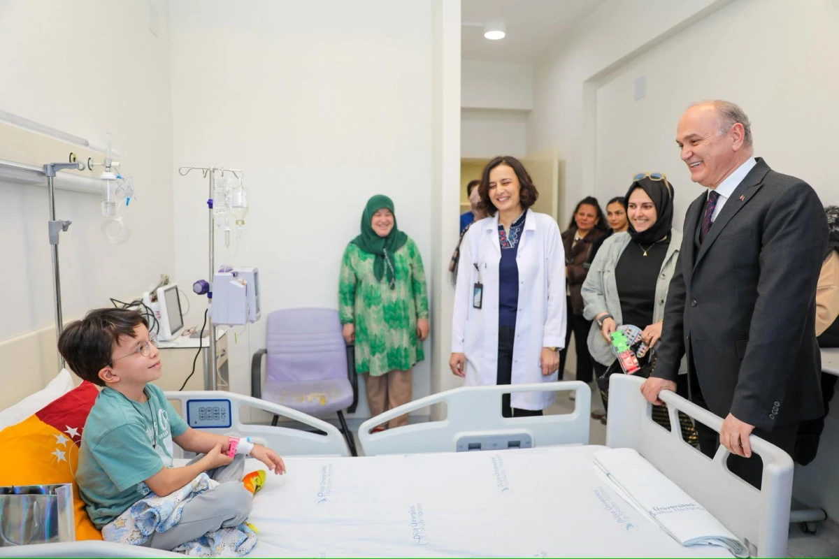 Başkan &Ouml;zl&uuml;&rsquo;den L&ouml;semi Hastası Bilal Alp&rsquo;e Anlamlı Ziyaret