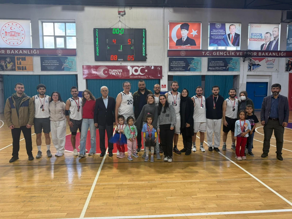 Basketbol Müsabakaları Sona Erdi: Şampiyon Üniversite A Oldu