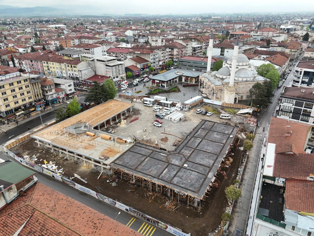 Cedidiye Kent Meydanı&rsquo;nda 2. Etap Y&uuml;kseliyor