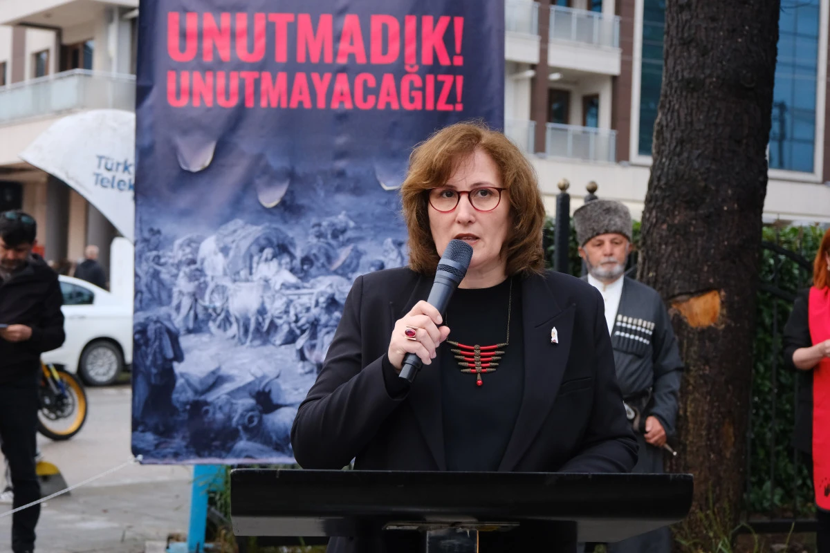 &Ccedil;erkes S&uuml;rg&uuml;n&uuml; ve Soykırımı D&uuml;zce'de Anıldı