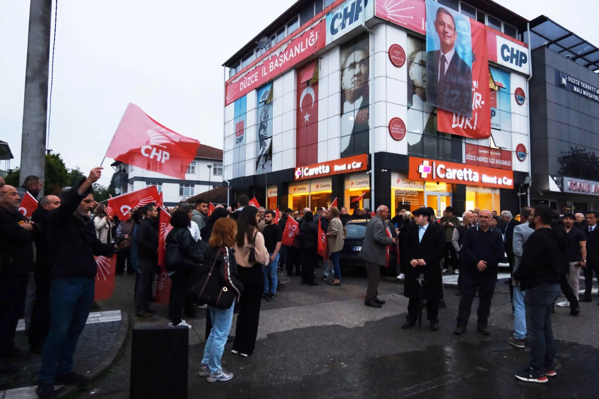 CHP D&uuml;zce İl Teşkilatı "Mutlak Butlan" Kararı Sonrası Toplandı 