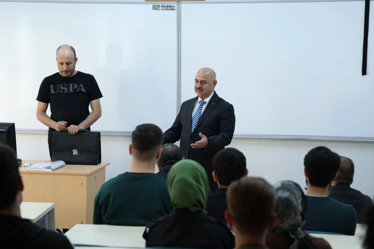 D&Uuml;" de Yeni Akademik Yıl "Ter&ouml;rs&uuml;z T&uuml;rkiye" Dersiyle Başladı