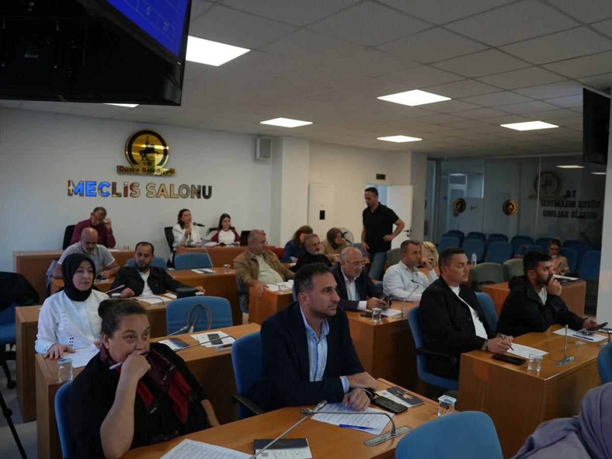 D&uuml;zce Belediye Meclisi'nde 17 Madde Karara Bağlandı