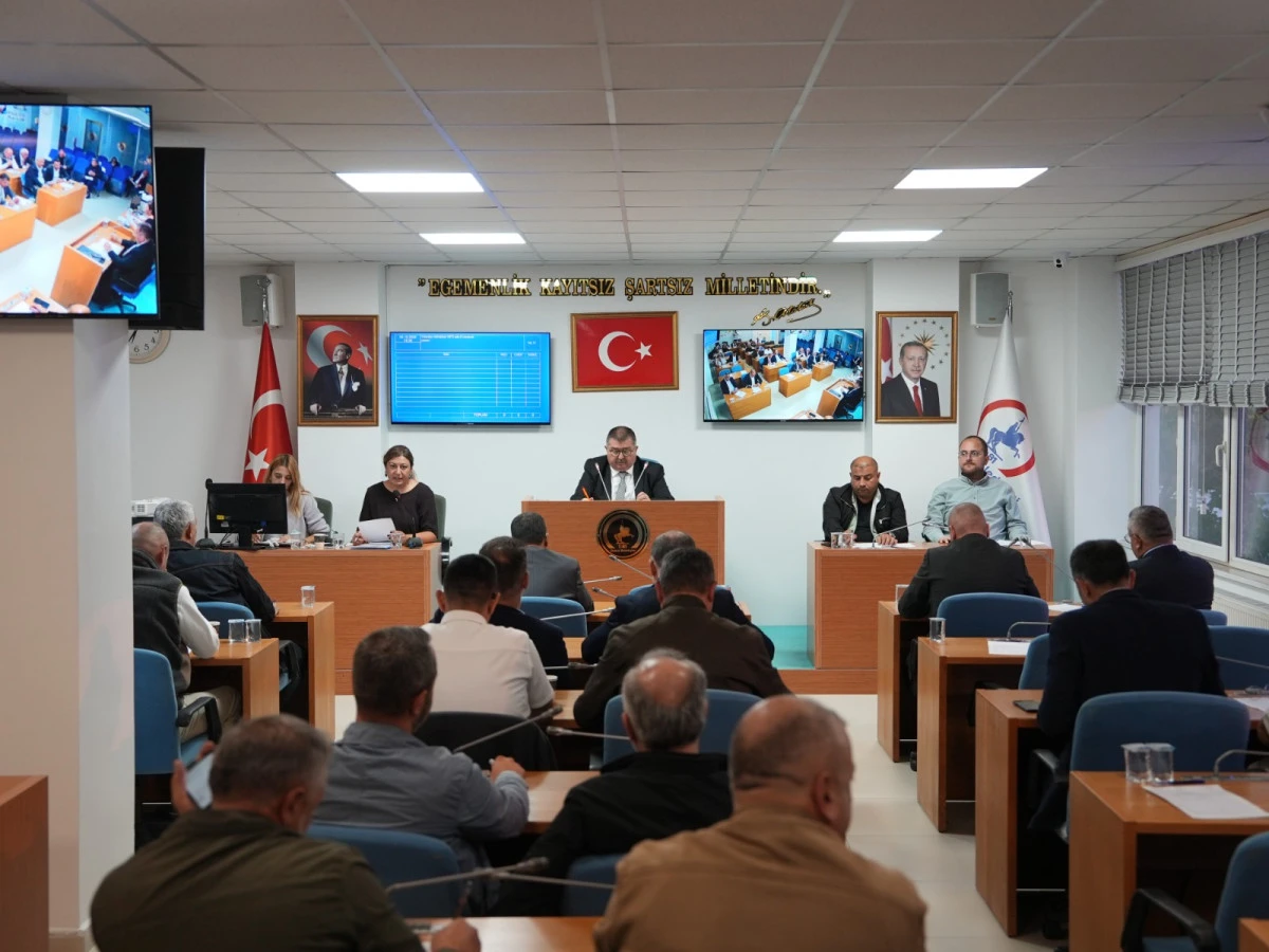 D&uuml;zce Belediye Meclisinde 30 Maddelik Yoğun Mesai