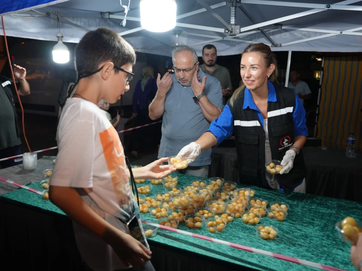 D&uuml;zce Belediyesi&rsquo;nden Mevlid Kandili&rsquo;nde Lokma İkramı 