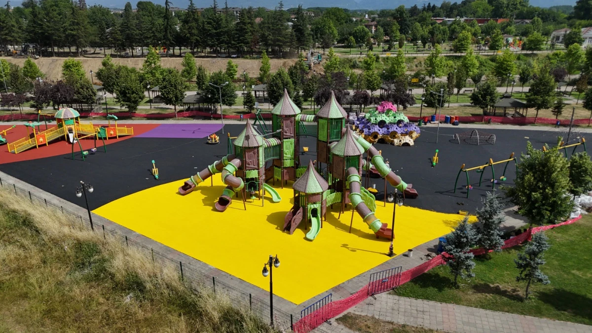 D&uuml;zce Belediyesi'nden Yeşil Alan Hamlesi: 6 Yılda 61 Yeni Park