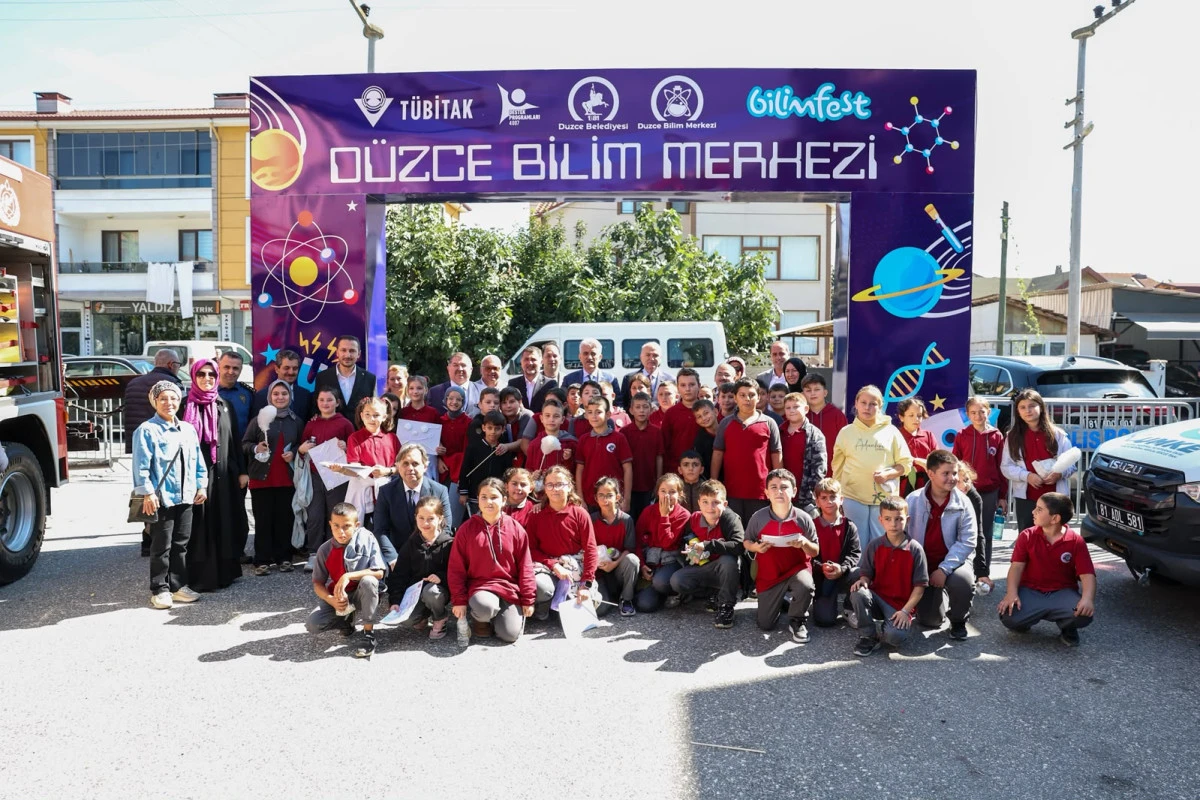 D&uuml;zce Bilim Şenliği İkinci G&uuml;n&uuml;n&uuml; Coşkuyla Ger&ccedil;ekleştirdi