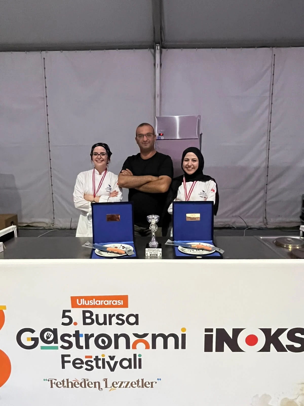D&uuml;zce &Uuml;niversitesi Gastronomi &Ouml;ğrencilerinden G&uuml;m&uuml;ş Madalya