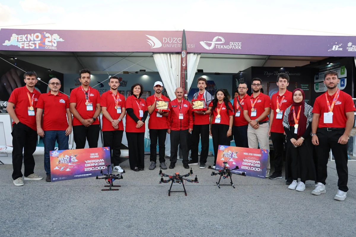 Düzce Üniversitesi Öğrencileri TEKNOFEST 2025’te Zirvede