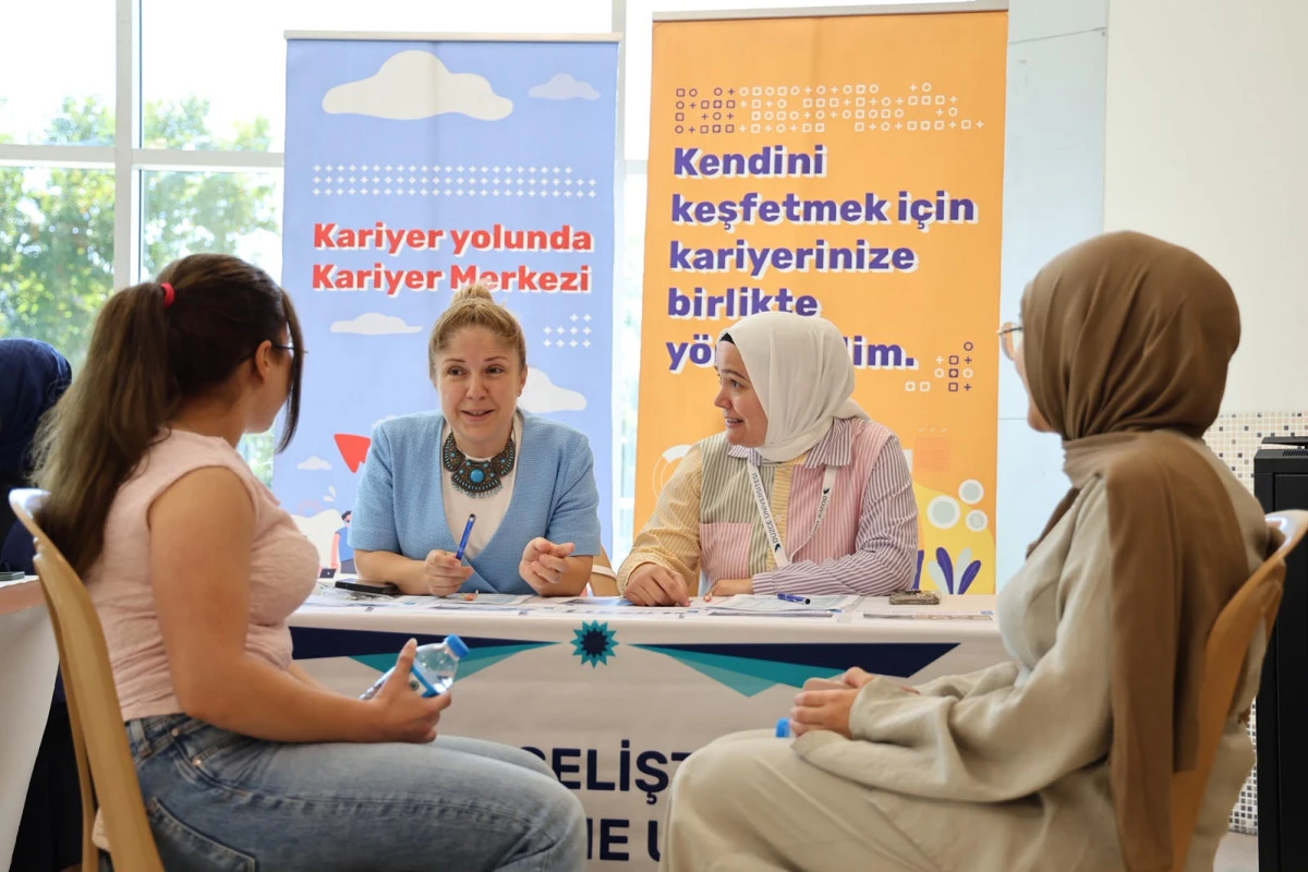 D&uuml;zce &Uuml;niversitesi Tanıtım G&uuml;nleri Kapılarını A&ccedil;tı 