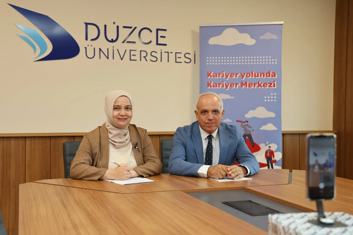 D&uuml;zce &Uuml;niversitesi&rsquo;nde &ldquo;Kamp&uuml;sten Kariyere&rdquo; Yayını 