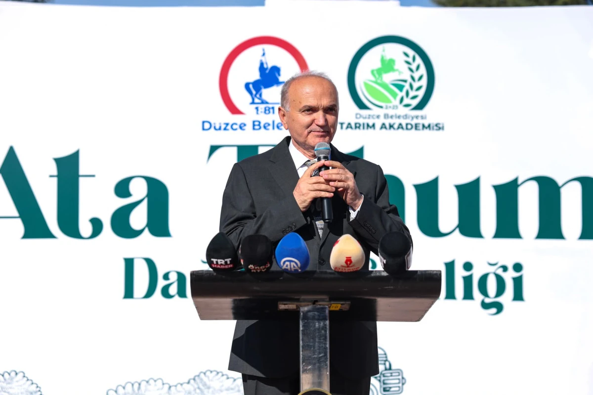 D&uuml;zce&rsquo;de Ata Tohumu Şenliğinde 16 Bin Tohum Dağıtıldı