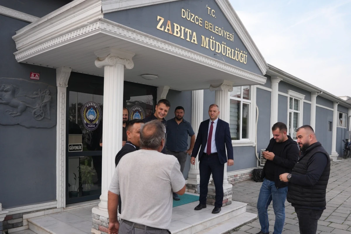 D&uuml;zce'de &Ccedil;evreyi Kirleten Şahsa Kamerayla Su&ccedil;&uuml;st&uuml;