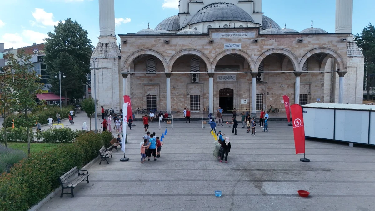 D&uuml;zce'de "Hareket Camide" Projesiyle Yaz Kursları Şenlendi