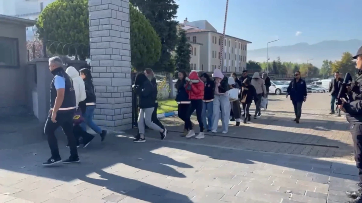 D&uuml;zce&rsquo;de Masaj Salonlarına Fuhuş Operasyonu: 5 Tutuklama