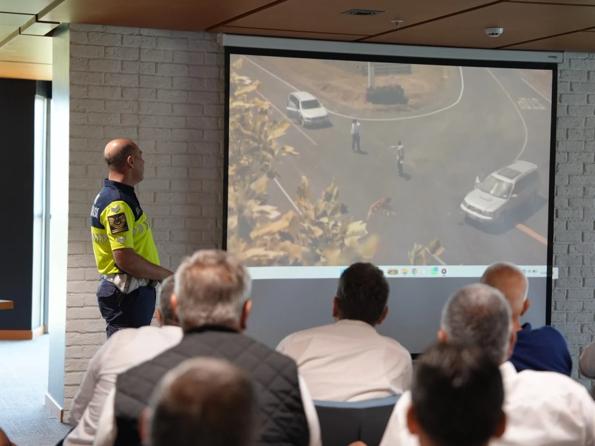 D&uuml;zce'de Toplu Taşıma Şof&ouml;rlerine Jandarmadan Trafik Eğitimi