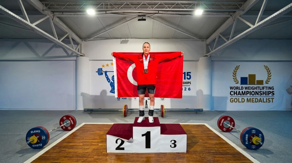 D&uuml;zceli Haltercilerden Kosova'da Madalya Yağmuru 