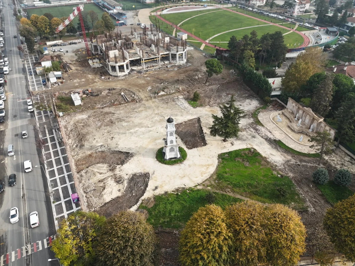 D&uuml;zce'nin Kalbinde 46 D&ouml;n&uuml;ml&uuml;k Dev Merkez Park