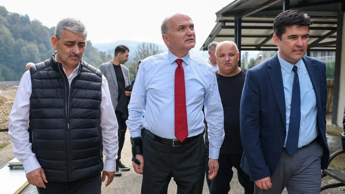 D&uuml;zce&rsquo;yi Bu Tablo Kalkındıracak: Siyasette &Ouml;rnek Birliktelik!