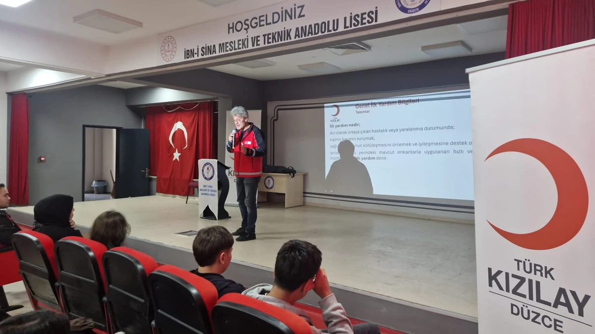 İbn-i Sina MTAL &Ouml;ğrencilerine Kızılay'dan İlk Yardım Eğitimi