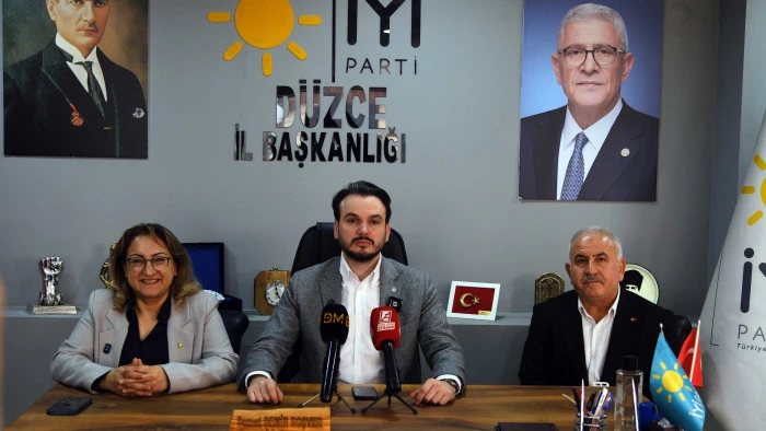 İYİ Partili &Ouml;zatıcı: "Sığınmacıları Vatanlarına Geri G&ouml;ndereceğiz"