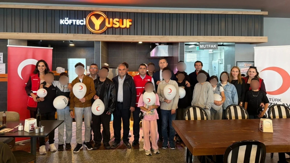 Kızılay D&uuml;zce&rsquo;den Anlamlı Yemek Organizasyonu