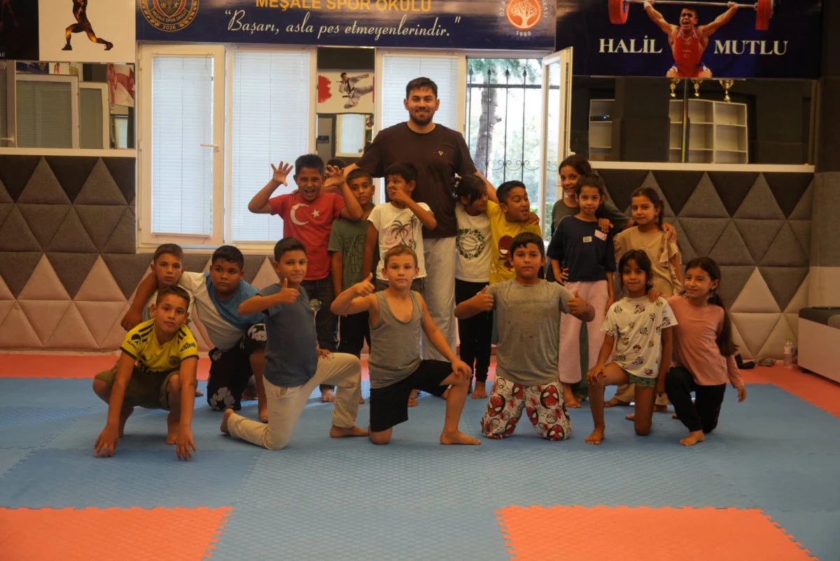 Konuralp Meşale Spor Okullarında Antrenmanlar Aralıksız S&uuml;r&uuml;yor