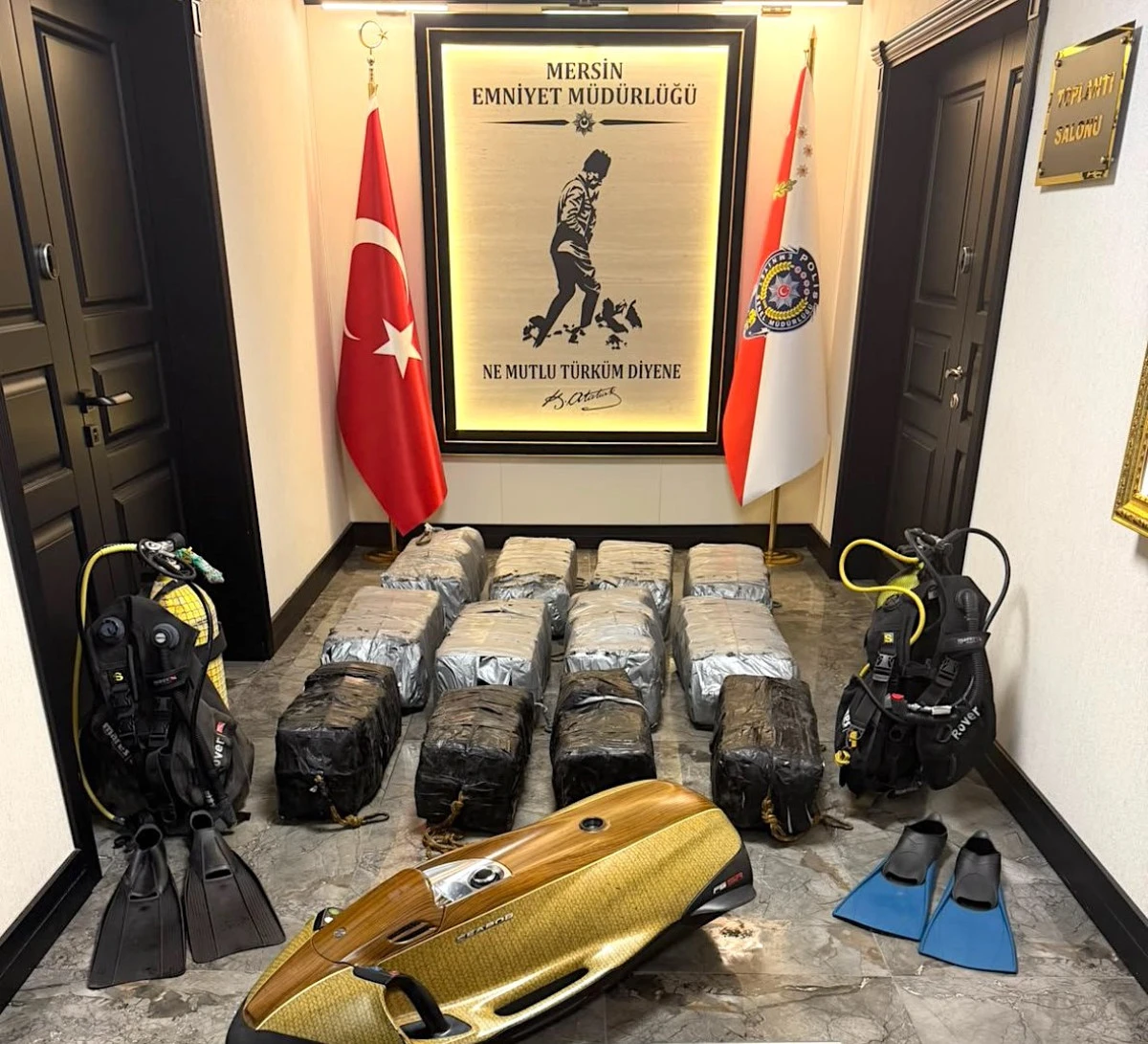 Mersin&rsquo;de Dev Operasyon: 350 Kilo Kokain Ele Ge&ccedil;irildi