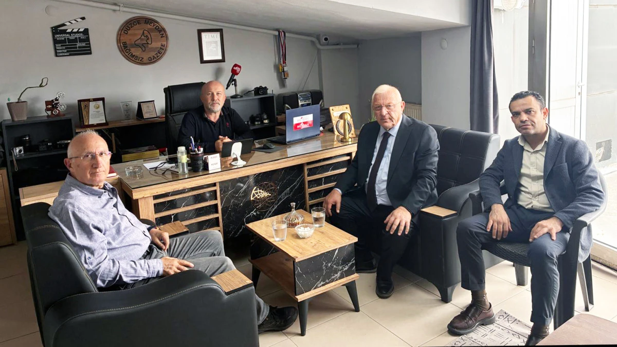 Talih &Ouml;zcan D&uuml;zce Meydan Gazetesi Ofisini Ziyaret Etti