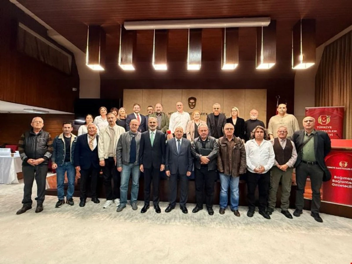 T&uuml;rkiye Gazeteciler Cemiyeti "Bağımsız Gazetecilik" Konferansı D&uuml;zenledi
